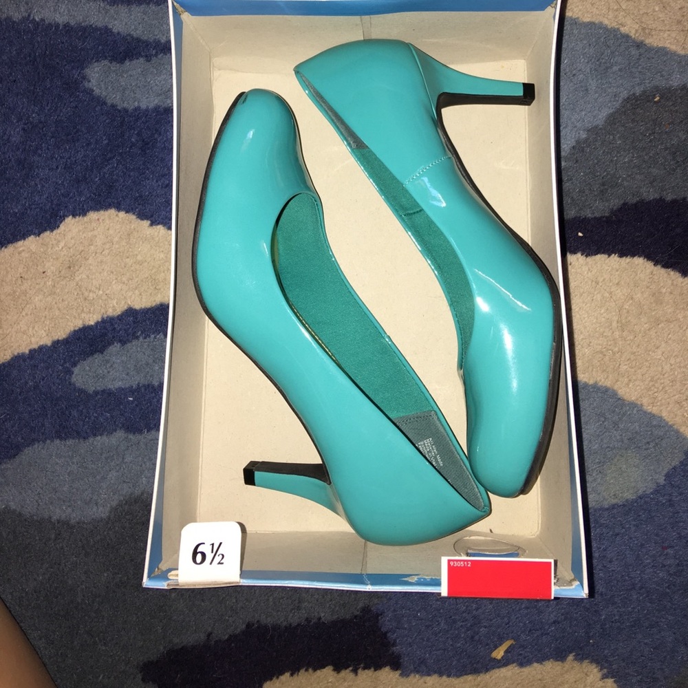 NIB HEELS