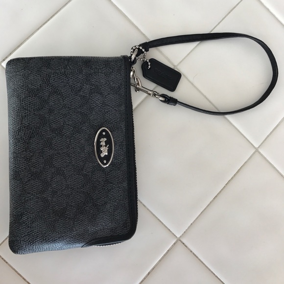 Coach wristlet - Picture 3 of 4