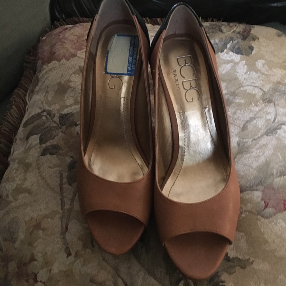 BCBG shoes