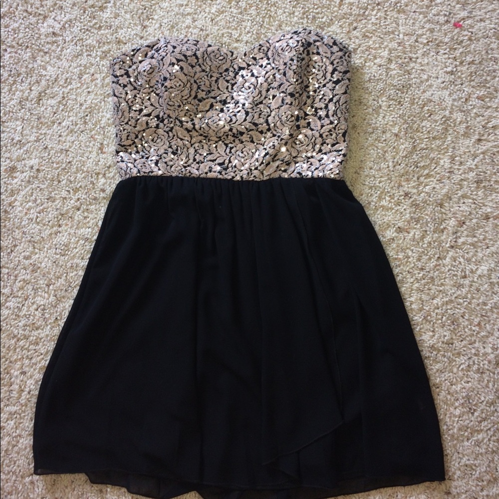 strapless dress