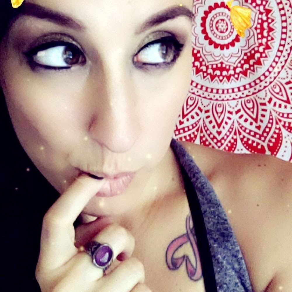 Meet your Posher, Crystal