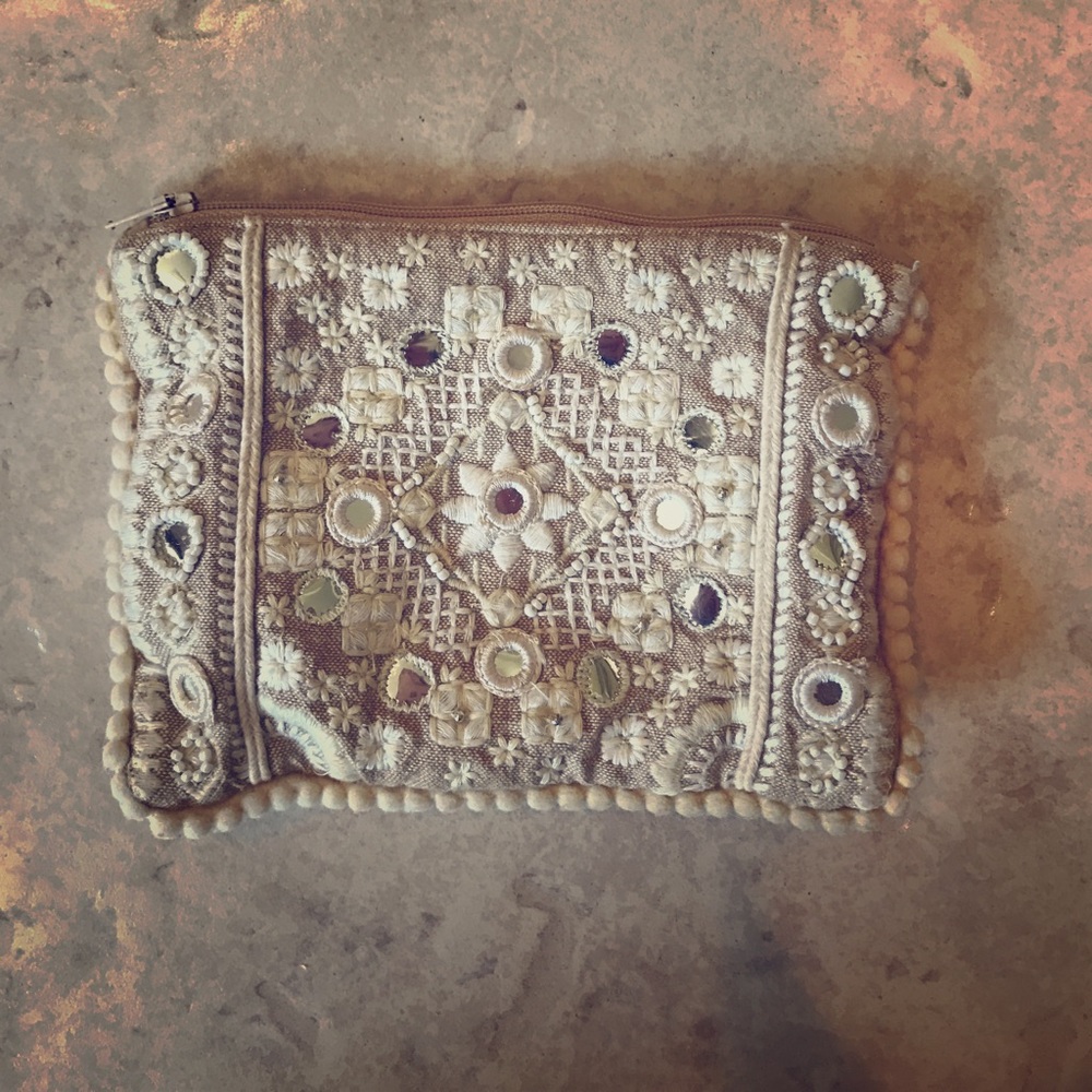 Like new zipped pouch