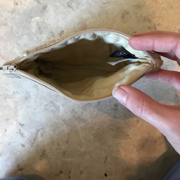 Like new zipped pouch - Picture 3 of 5