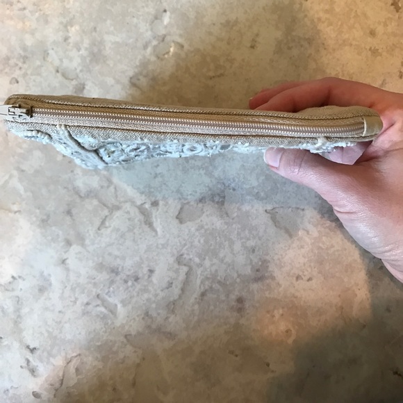 Like new zipped pouch - Picture 5 of 5