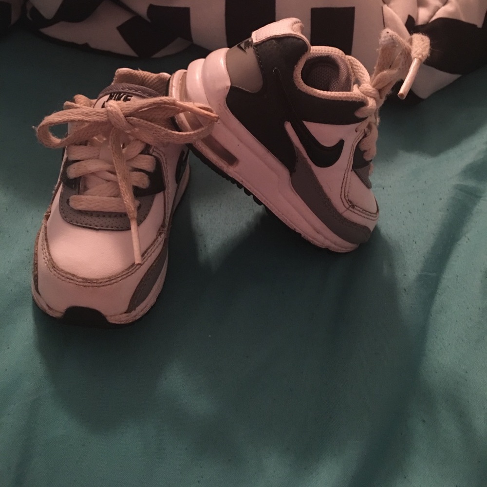 Air max size 4