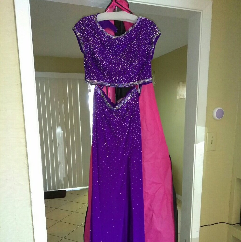 Dress - Picture 2 of 5