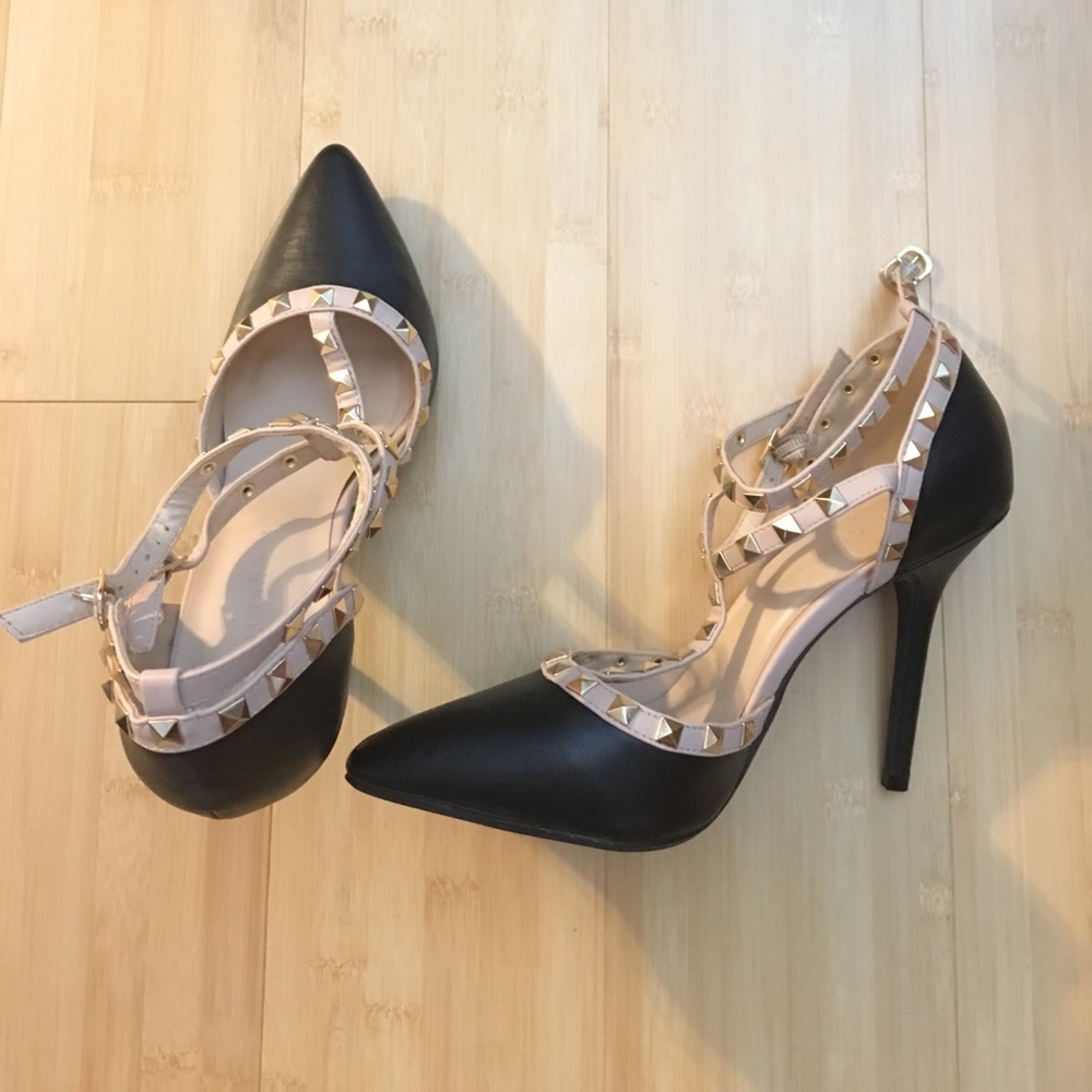 black pumps