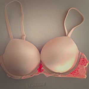 Victoria Secret 34D 'very sexy push-up'