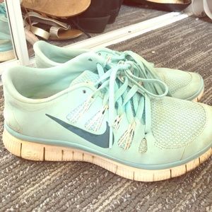 Nike Tiffany blue tennis shoes