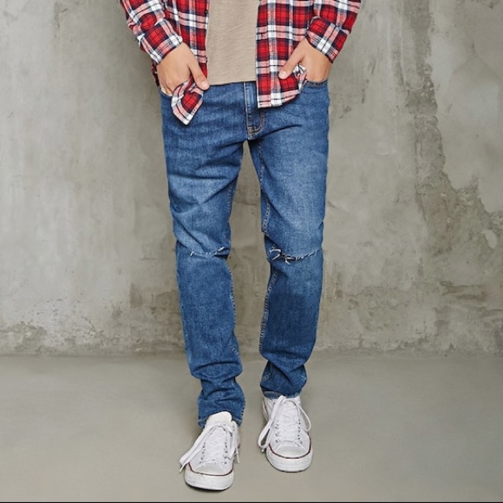 Forever 21 Skinny Fit Distressed Jeans - 31x32