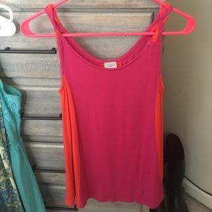 Beautiful flowy top braided strap detail