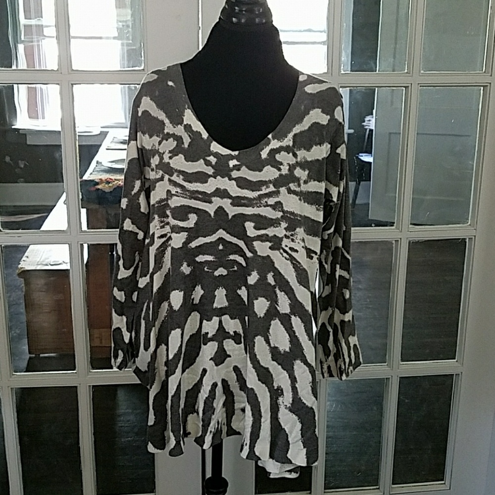 Grey animal print long sweater tunic