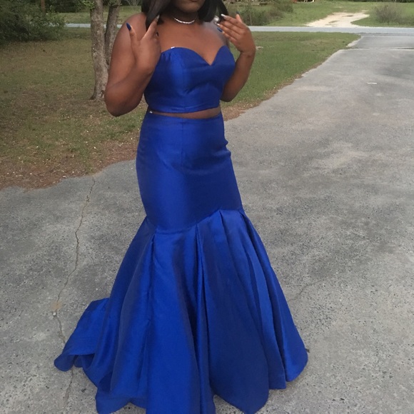 Prom dress - Picture 2 of 3