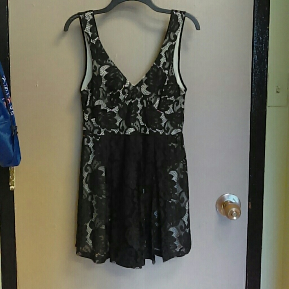 Windsor black lace dress