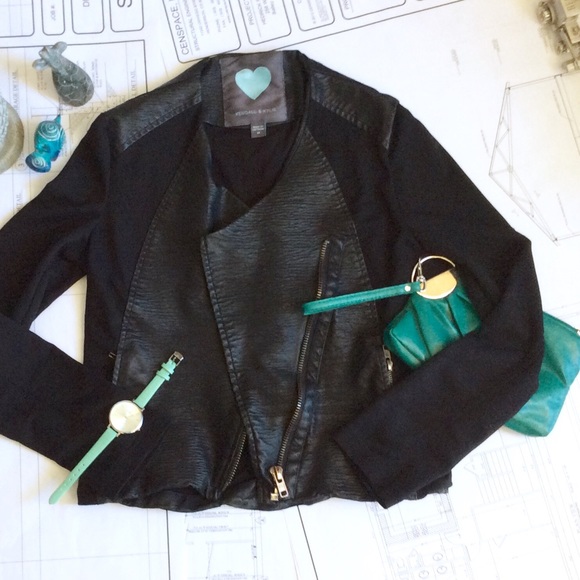 Kendall & Kylie Jackets & Blazers - KENDALL & KYLE Jacket ❤