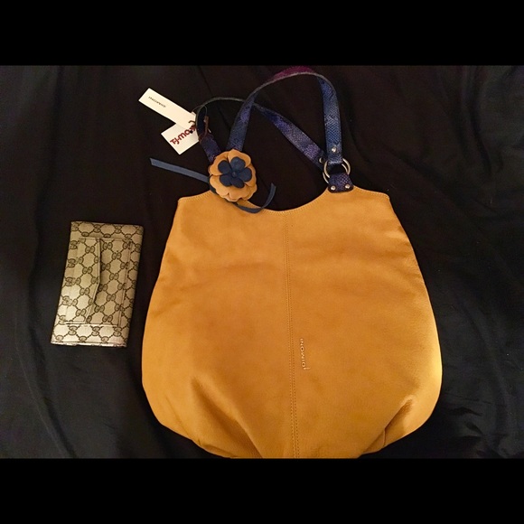 Dimoni Carryall - Picture 1 of 4
