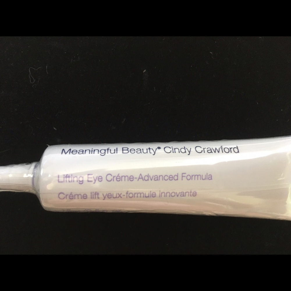 Cindy Crawford Meaningful Beauty Lifting Eye Creme