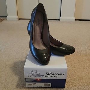Life Stride size 7 black pumps