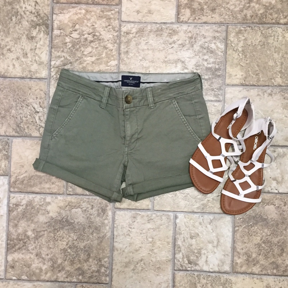 American eagle midi shorts size 2 olive green
