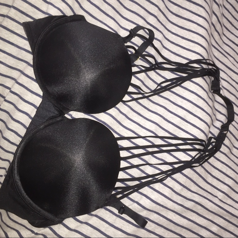 Beyond sexy- La senza detailed bra