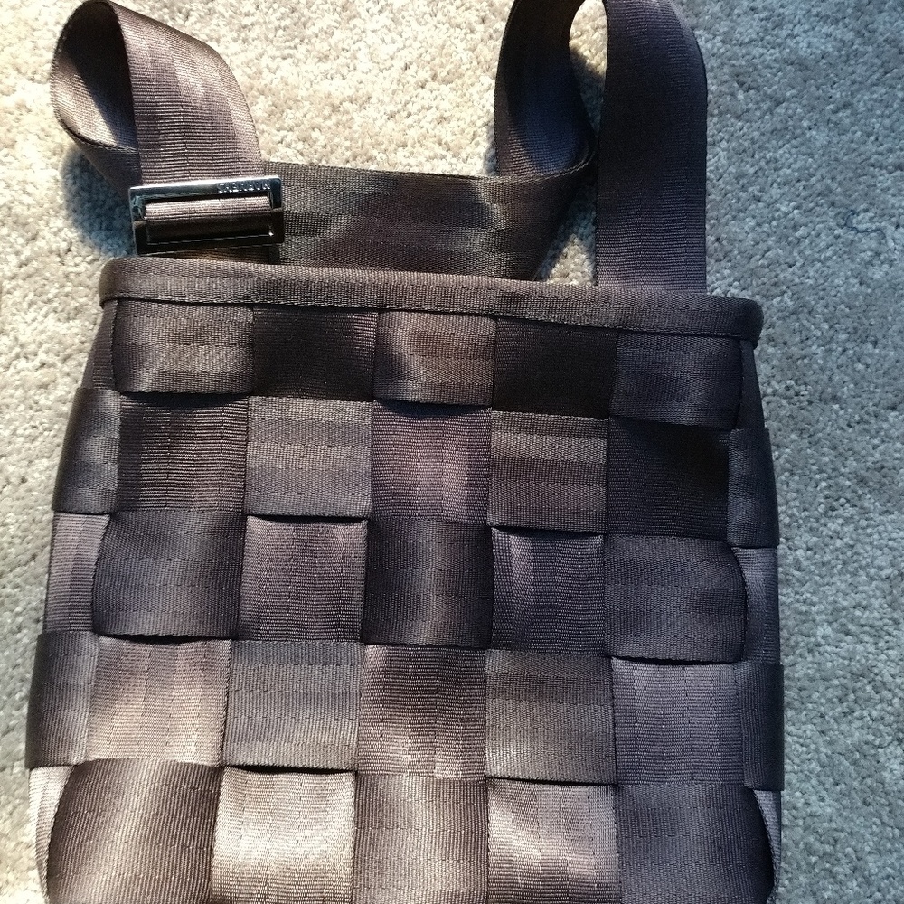 Harvey's seatbelt purse