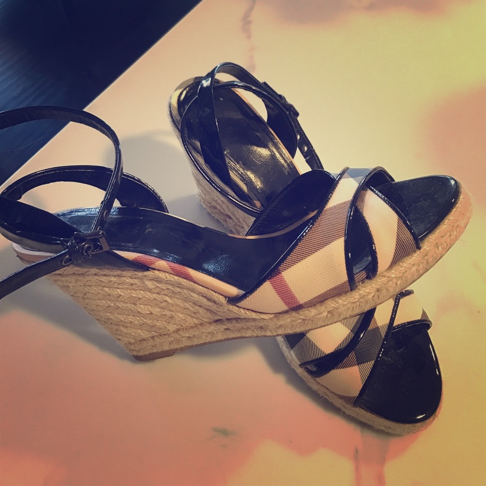 BURBERRY jute espadrilles!!!
