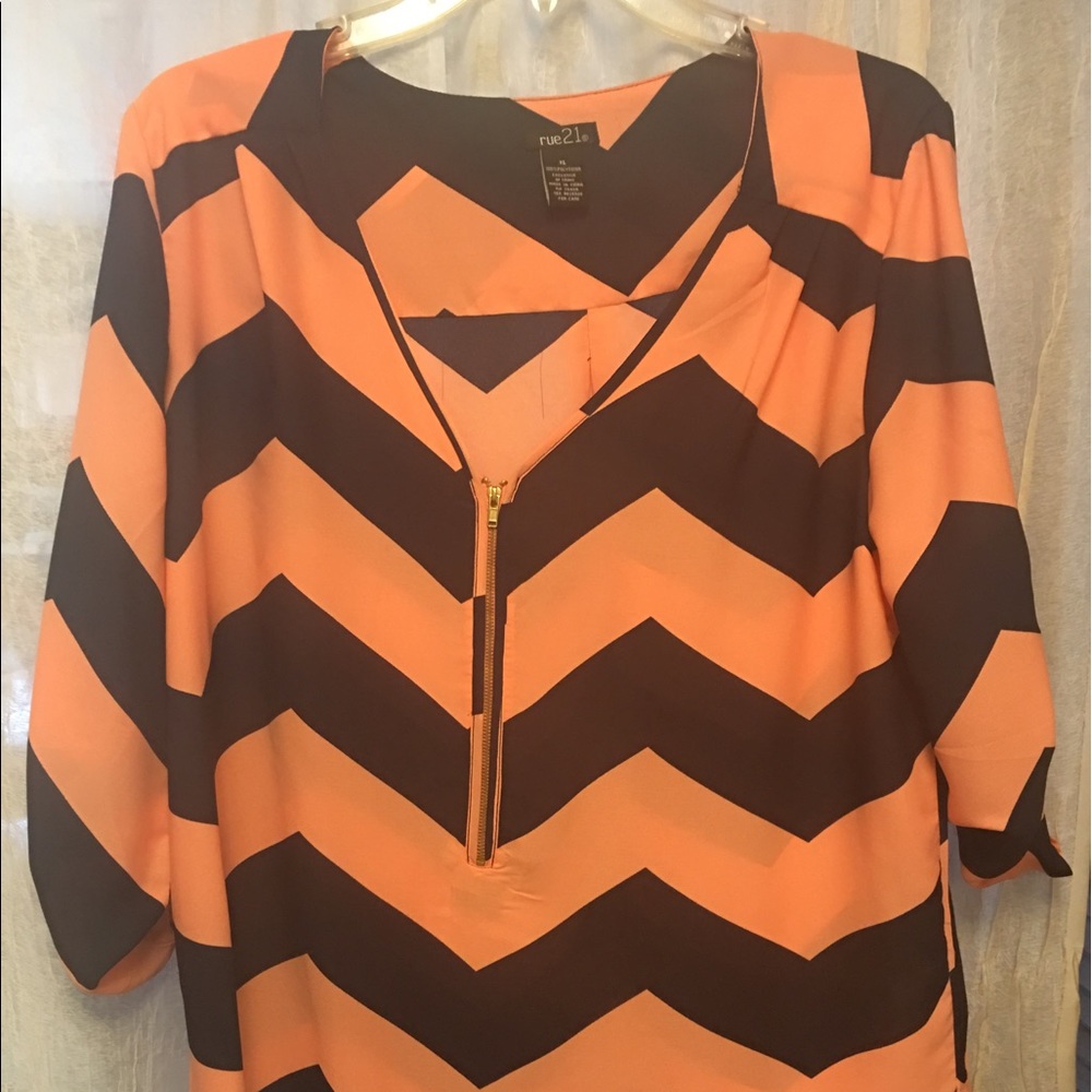 Rue 21 top