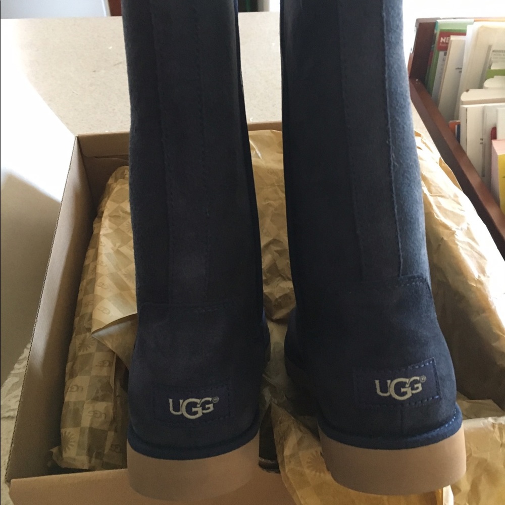 *Reduced AGAIN* Navy UGG boots  (NWT&box)