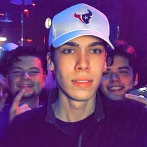 Meet your Posher, Aaron