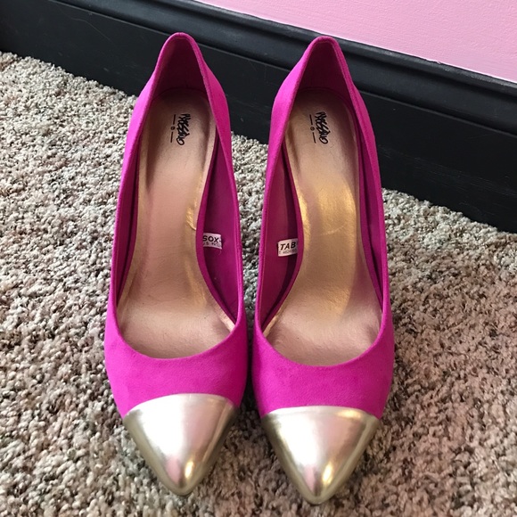 Mossimo Supply Co. Shoes - Purple Suede pump with Gold toe sz10