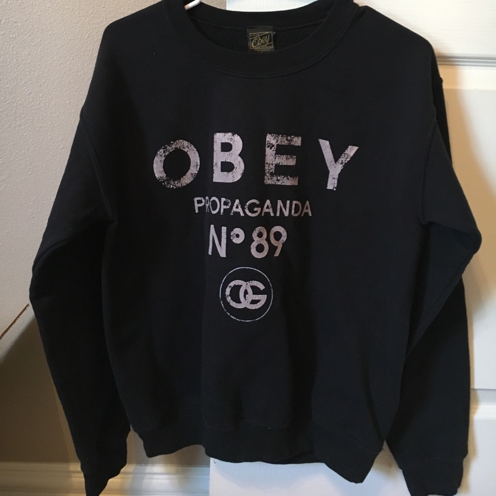 Obey sweater