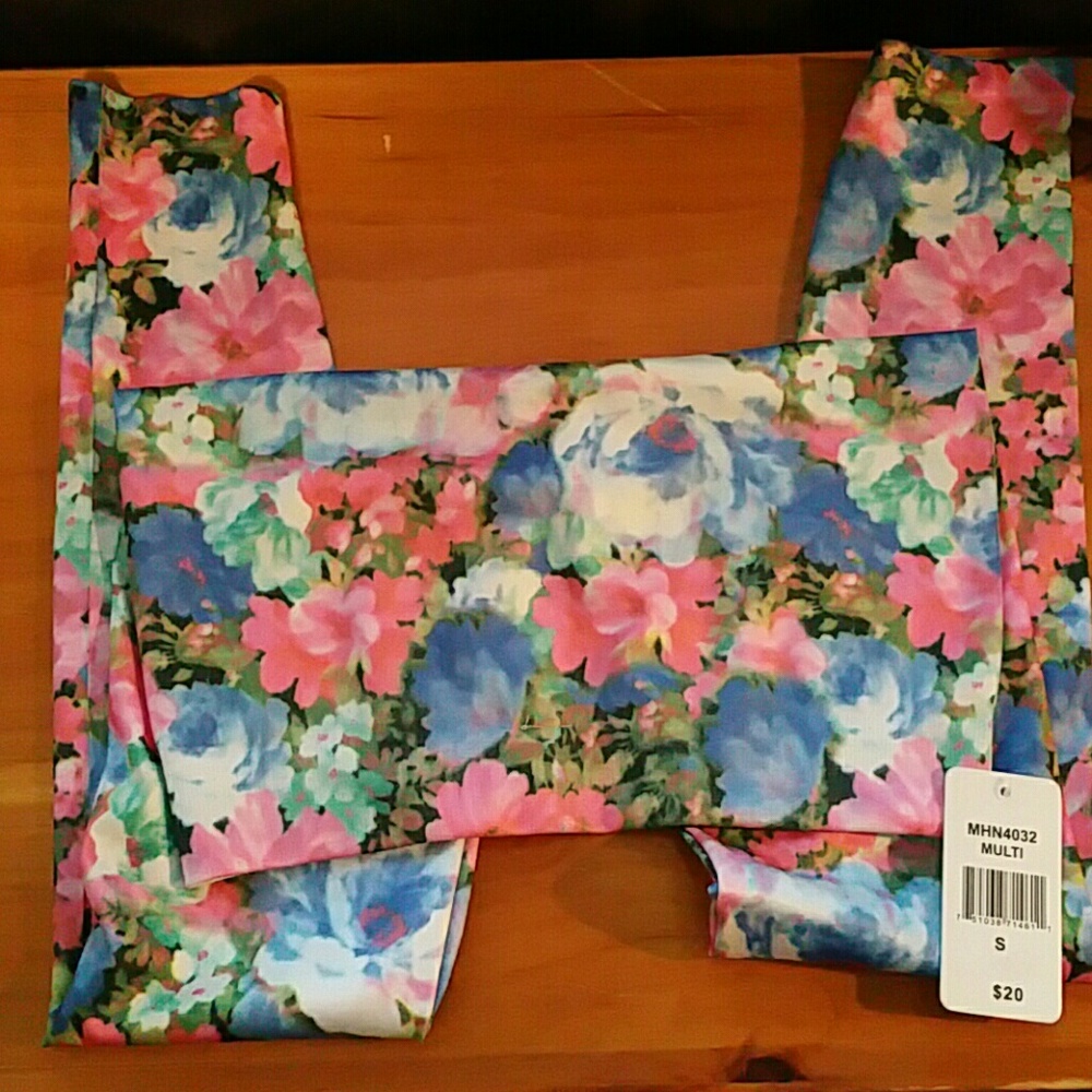 NWT floral leggings