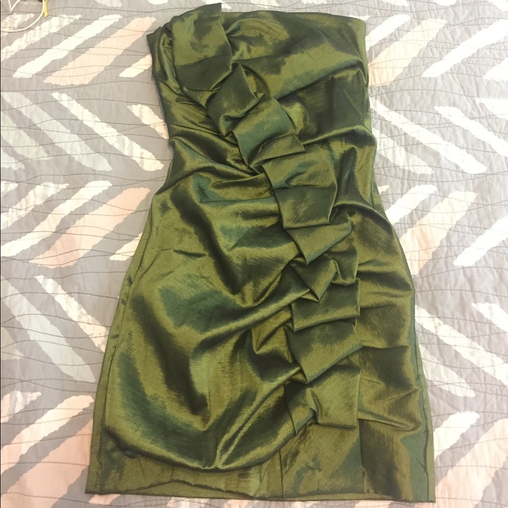 Forest green diagonal ribbon strapless dress in S
