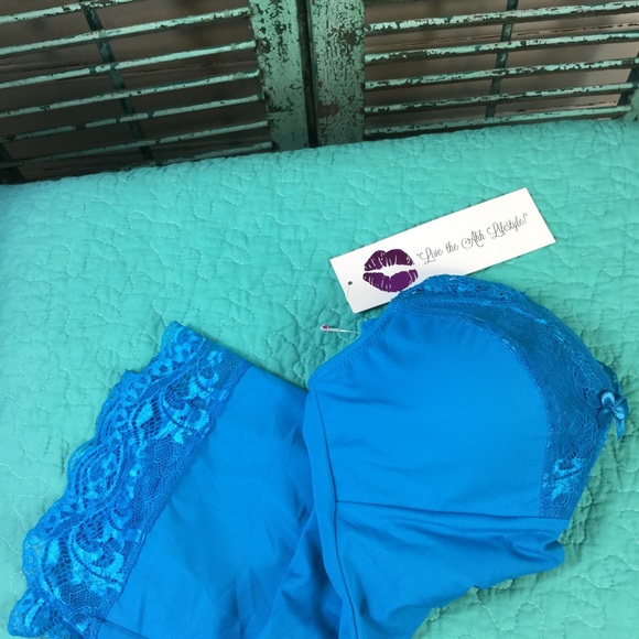 NWOT Rhonda Pin Up Smoothing Tank Built in Bra - Picture 6 of 7