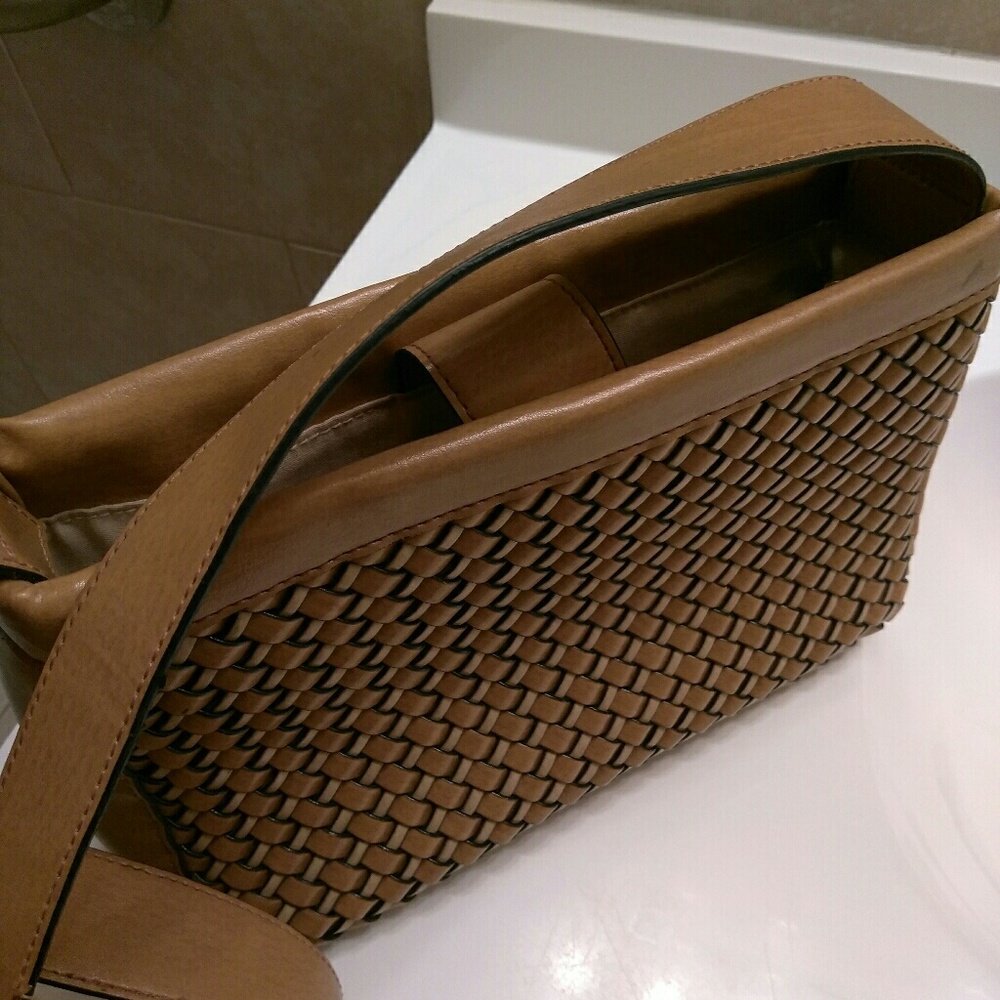 RELIC "Well Organized" Weaved Purse - Picture 3 of 8