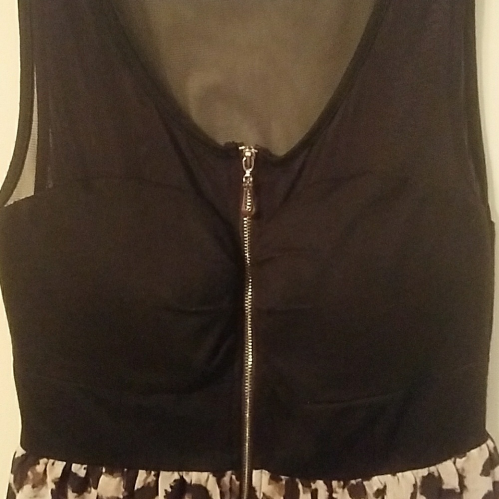 Dress - Picture 3 of 3