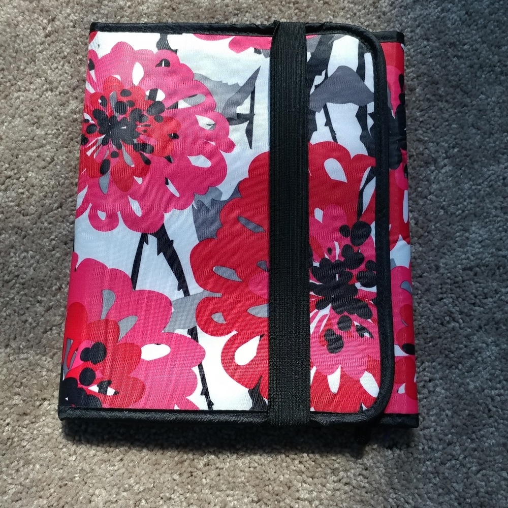 Thirty-one fold up organizer