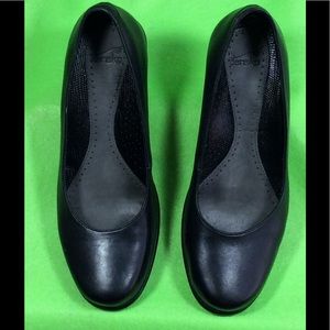 Dansko Black Pumps