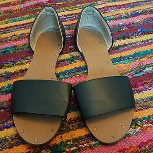 BETANI BLACK FLATS