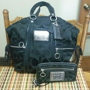 Coach black poppy purse with wallet to match!!!