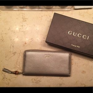 FLASH SALE! Gucci Gold Leather Tassel Wallet
