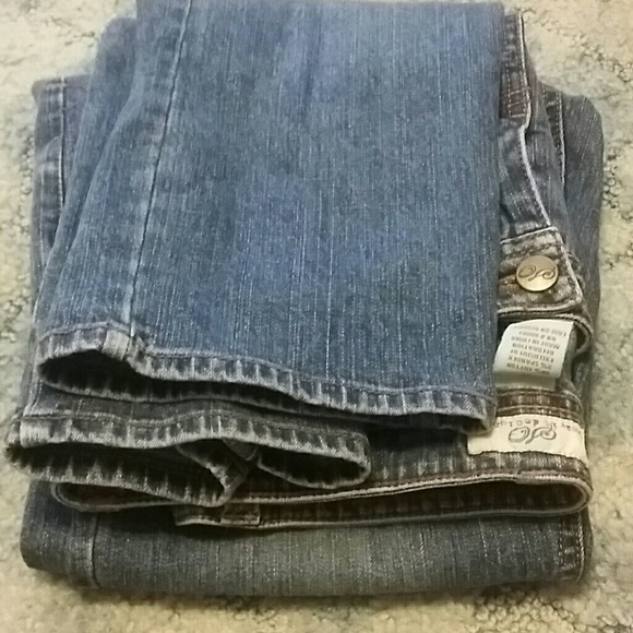 Jeans - Picture 3 of 3