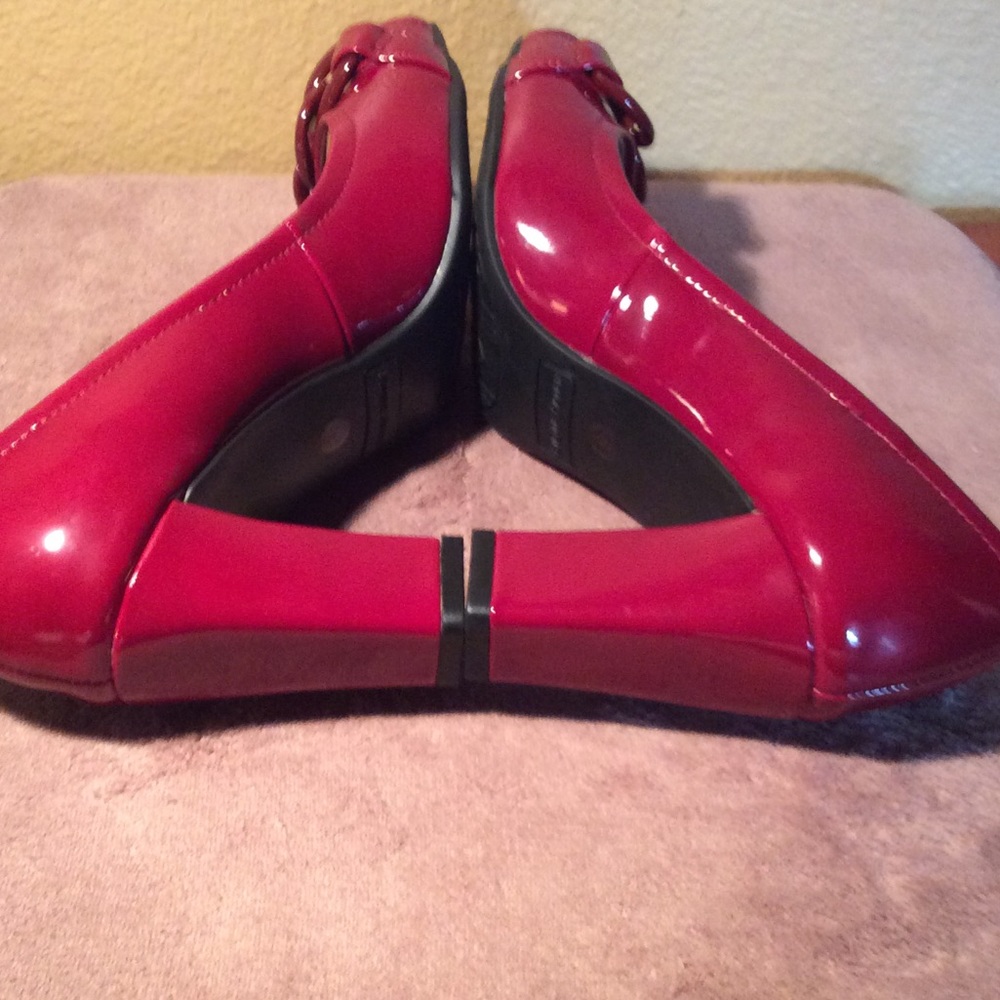 Etienne Aigner red 👠 heels - Picture 3 of 3