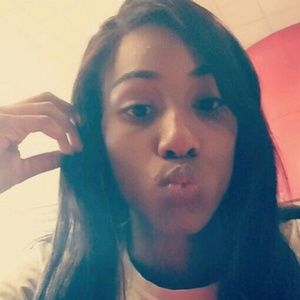 Meet your Posher, Makayla