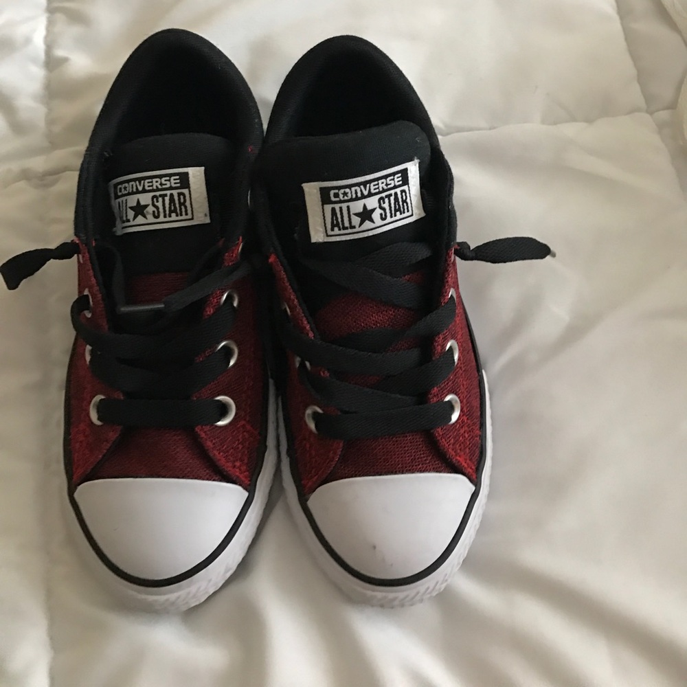 Little boys low top sneakers, size 13.5