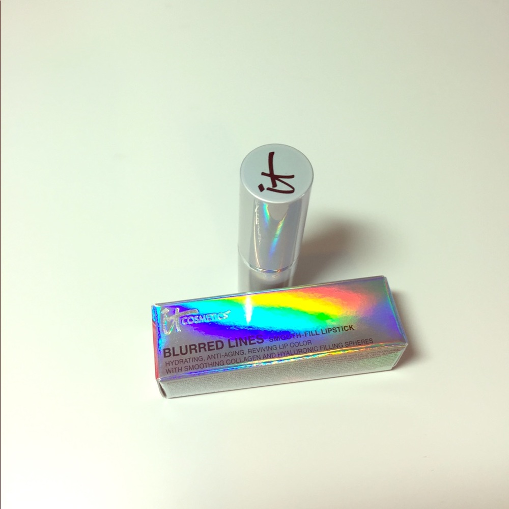 IT COSMETICS Blurred Lines Smooth Fill Lipstick