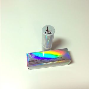 IT COSMETICS Blurred Lines Smooth Fill Lipstick
