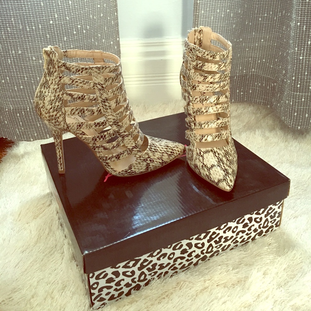 New Cut-out Booties!