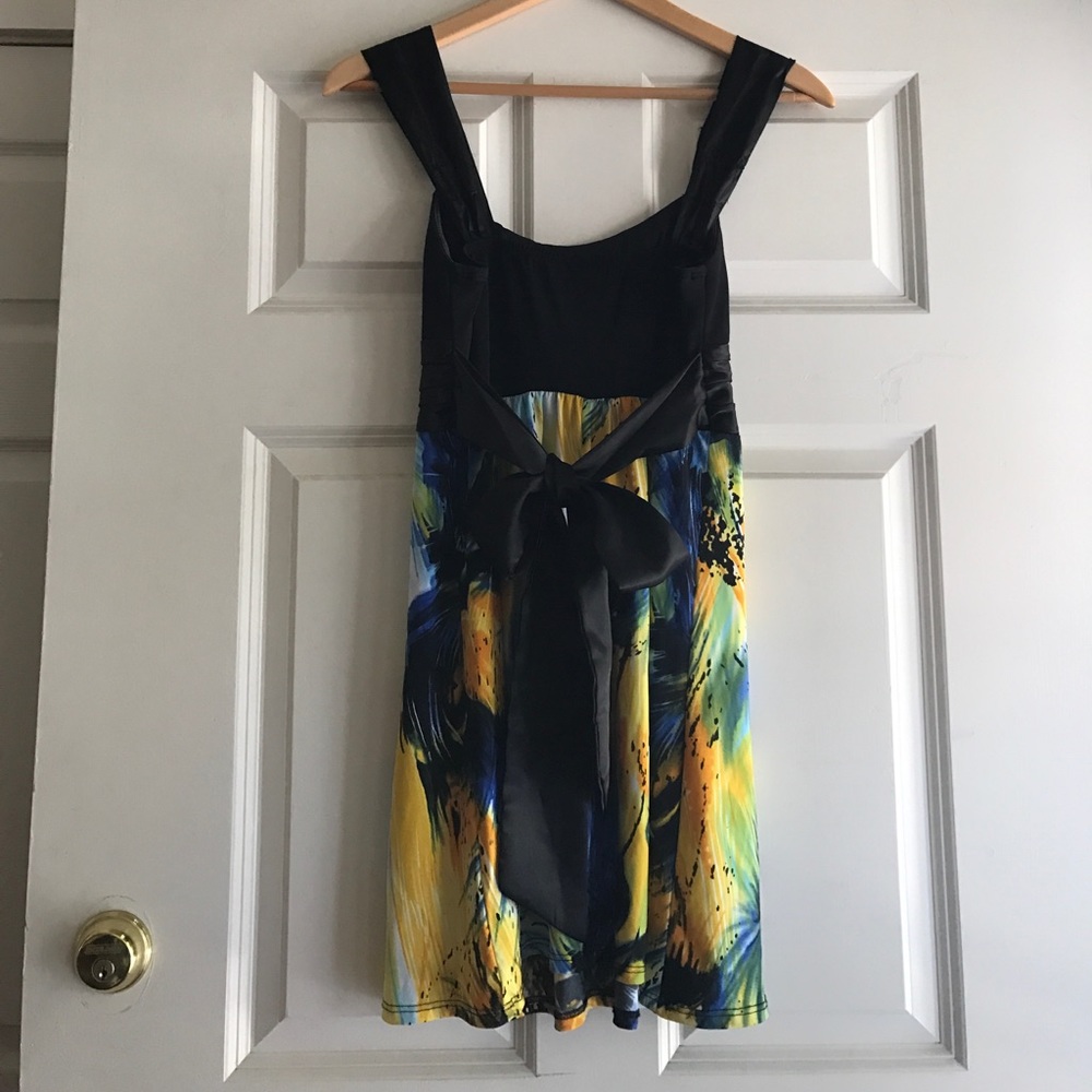 Dress - Picture 2 of 4