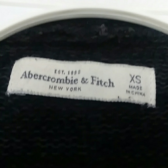 Traded Abercombie and Fitch blue sweater - Picture 2 of 3